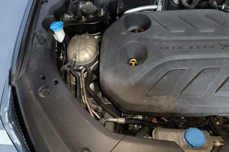 Used CHANGAN OSHAN X7 PLUS 2022 1.5T Blue Whale Edition Automatic Prestige 7-Seater Engine Bay Right