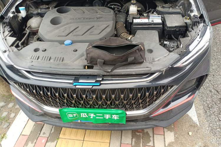 Used CHANGAN OSHAN X7 PLUS 2022 1.5T Blue Whale Edition Automatic Luxury Trim Engine Bay