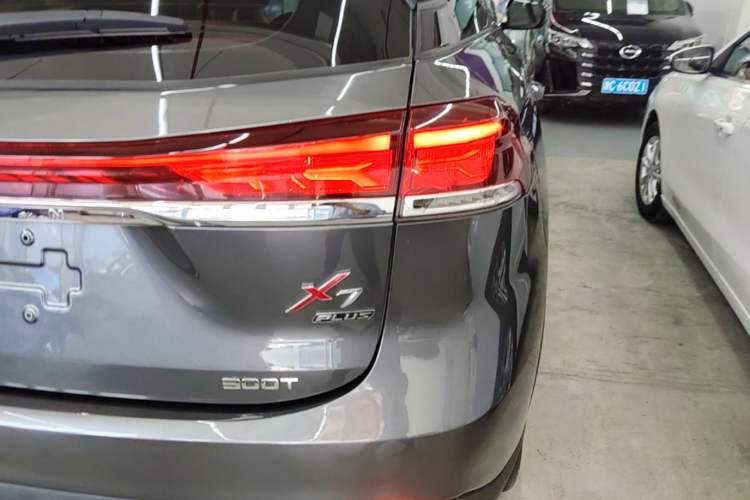 Used CHANGAN OSHAN X7 PLUS 2022 1.5T Blue Whale Edition Automatic Prestige Version Exterior 3