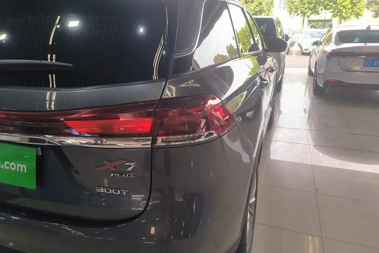 Used CHANGAN OSHAN X7 PLUS 2022 1.5T Blue Whale Edition Automatic Geeker Flagship Model Exterior 3