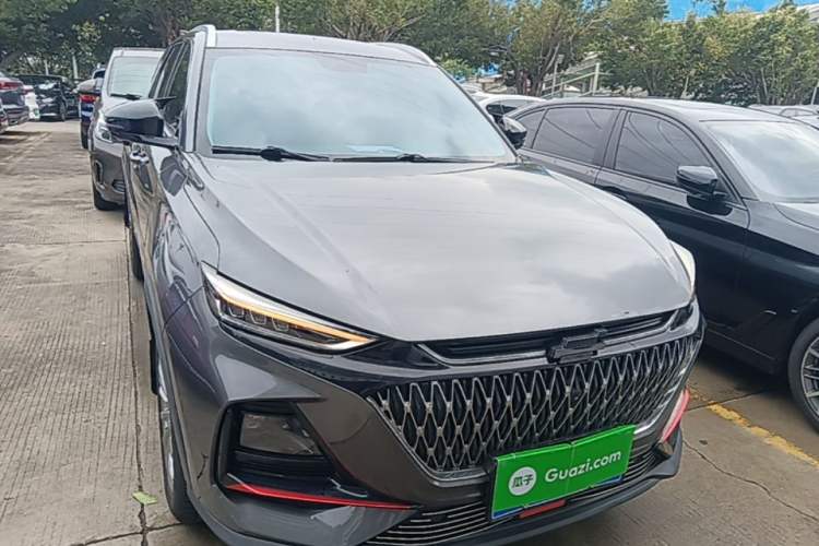 Used CHANGAN OSHAN X7 PLUS 2022 1.5T Blue Whale Edition Automatic Prestige Version Front