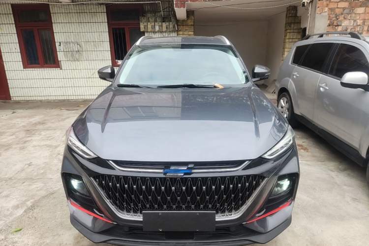 Used CHANGAN OSHAN X7 PLUS 2022 1.5T Blue Whale Edition Automatic Prestige 7-Seater Front