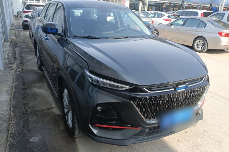 Used CHANGAN OSHAN X7 PLUS 2022 1.5T Manual Luxury Version Front Right 45 Deg