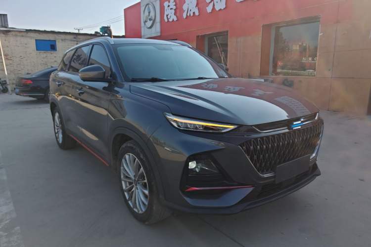 Used CHANGAN OSHAN X7 PLUS 2022 1.5T Blue Whale Edition Automatic Prestige Version Front Right 45 Deg