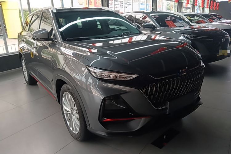 Used CHANGAN OSHAN X7 PLUS 2022 1.5T Blue Whale Edition Automatic Prestige Version Front Right 45 Deg
