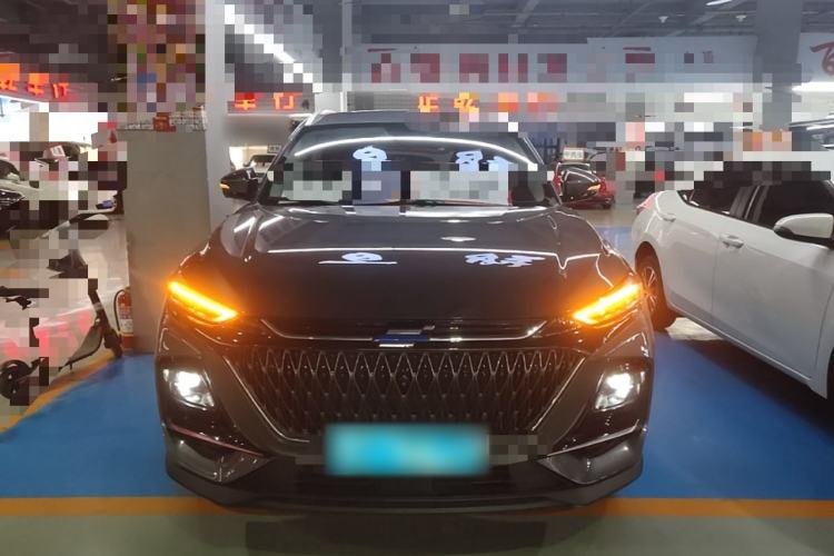 Used CHANGAN OSHAN X7 PLUS 2022 1.5T Blue Whale Edition Automatic ZhiZun Model Front