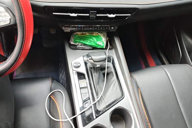 Used CHANGAN OSHAN X7 PLUS 2022 1.5T Blue Whale Edition Automatic Prestige Version Gear Lever