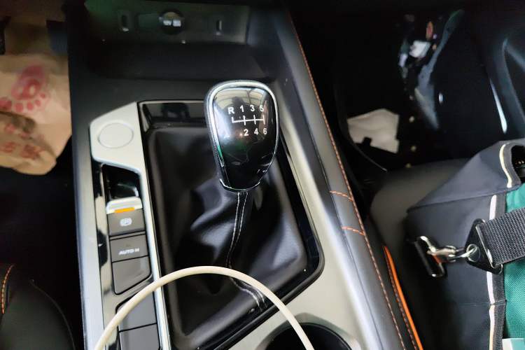 Used CHANGAN OSHAN X7 PLUS 2022 1.5T Manual Luxury Version Gear Lever