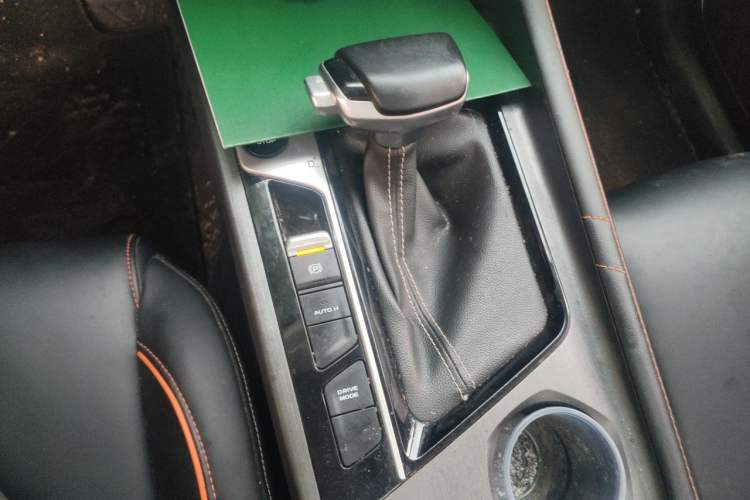 Used CHANGAN OSHAN X7 PLUS 2022 1.5T Blue Whale Edition Automatic Prestige Version Gear Lever