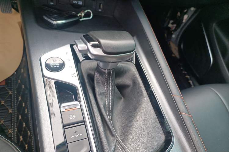 Used CHANGAN OSHAN X7 PLUS 2022 1.5T Blue Whale Edition Automatic Prestige Version Gear Lever