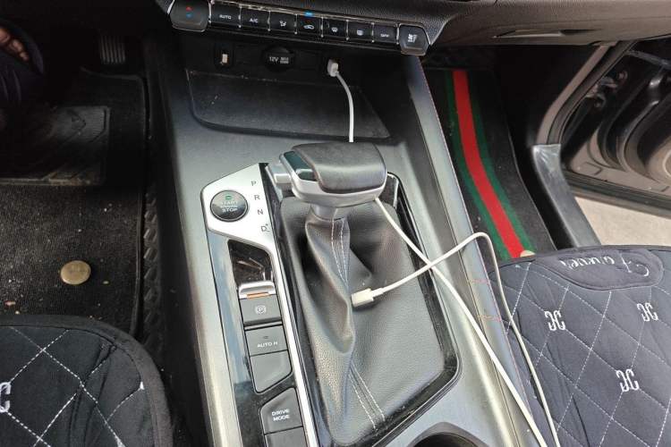 Used CHANGAN OSHAN X7 PLUS 2022 1.5T Blue Whale Edition Automatic Prestige Version Gear Lever