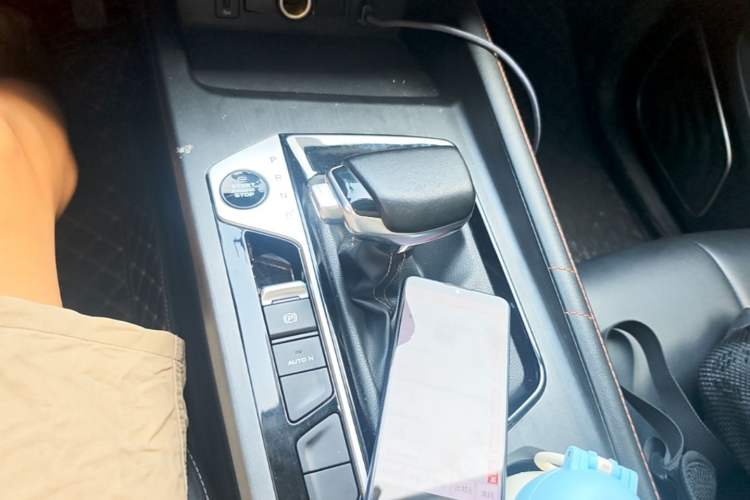Used CHANGAN OSHAN X7 PLUS 2022 1.5T Blue Whale Edition Automatic Luxury 7-Seater Gear Lever