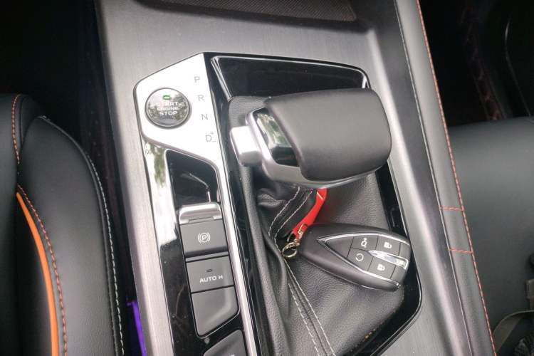 Used CHANGAN OSHAN X7 PLUS 2022 1.5T Blue Whale Edition Automatic Prestige Version Gear Lever