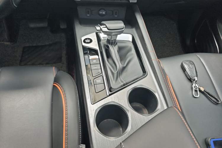 Used CHANGAN OSHAN X7 PLUS 2022 1.5T Blue Whale Edition Automatic Prestige Version Gear Lever