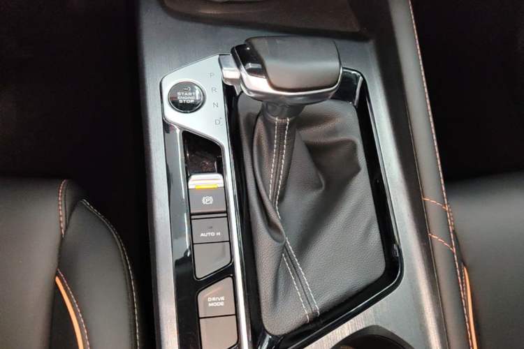 Used CHANGAN OSHAN X7 PLUS 2022 1.5T Blue Whale Edition Automatic Prestige Version Gear Lever