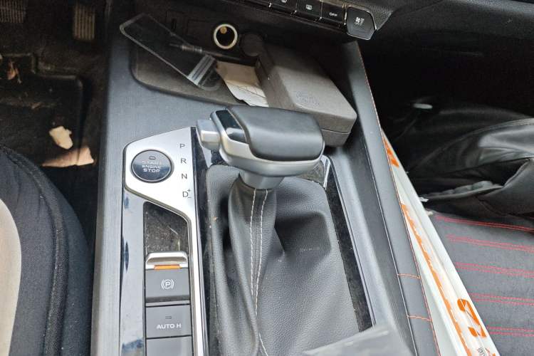 Used CHANGAN OSHAN X7 PLUS 2022 1.5T Blue Whale Edition Automatic Prestige Version Gear Lever