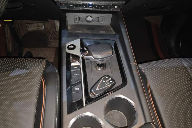 Used CHANGAN OSHAN X7 PLUS 2022 1.5T Blue Whale Edition Automatic Geeker Flagship Model Gear Lever