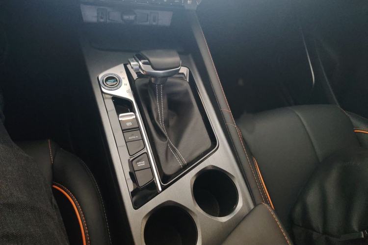 Used CHANGAN OSHAN X7 PLUS 2022 1.5T Blue Whale Edition Automatic Prestige Version Gear Lever