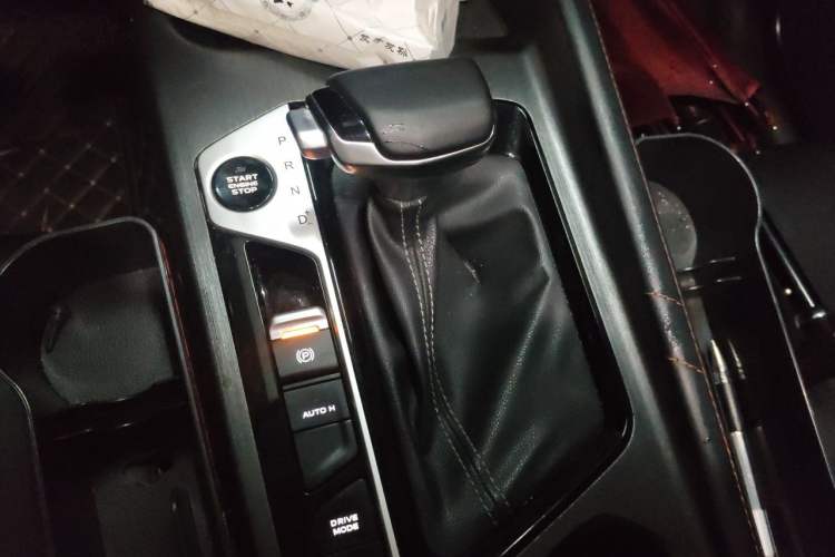 Used CHANGAN OSHAN X7 PLUS 2022 1.5T Blue Whale Edition Automatic Prestige Version Gear Lever
