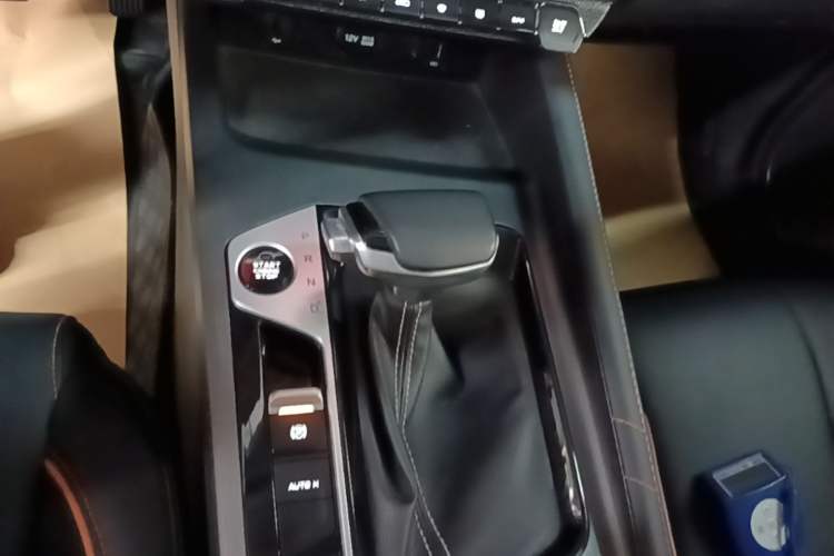 Used CHANGAN OSHAN X7 PLUS 2022 1.5T Blue Whale Edition Automatic Prestige Version Gear Lever