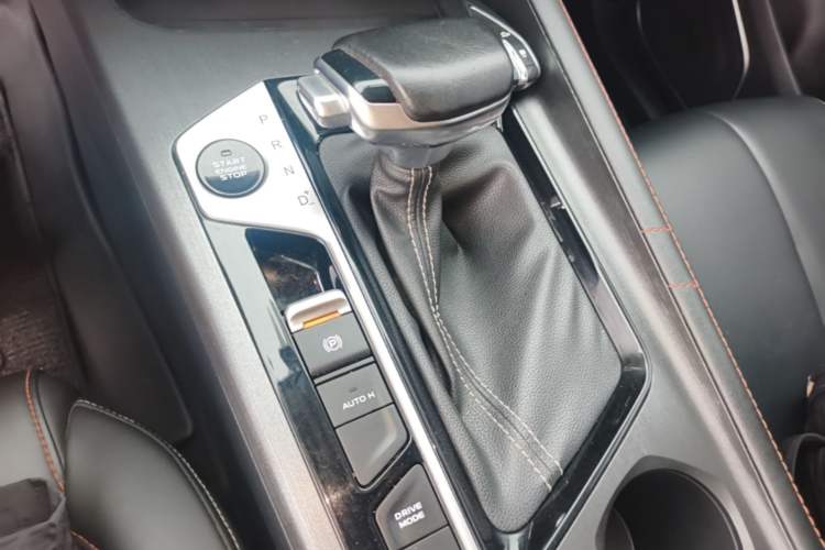 Used CHANGAN OSHAN X7 PLUS 2022 1.5T Blue Whale Edition Automatic Prestige Version Gear Lever