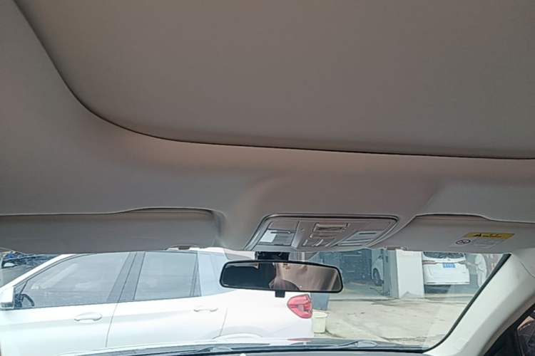 Used CHANGAN OSHAN X7 PLUS 2022 1.5T Blue Whale Edition Automatic Prestige Version Headliner