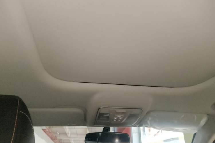 Used CHANGAN OSHAN X7 PLUS 2022 1.5T Blue Whale Edition Automatic ZhiZun Model Headliner