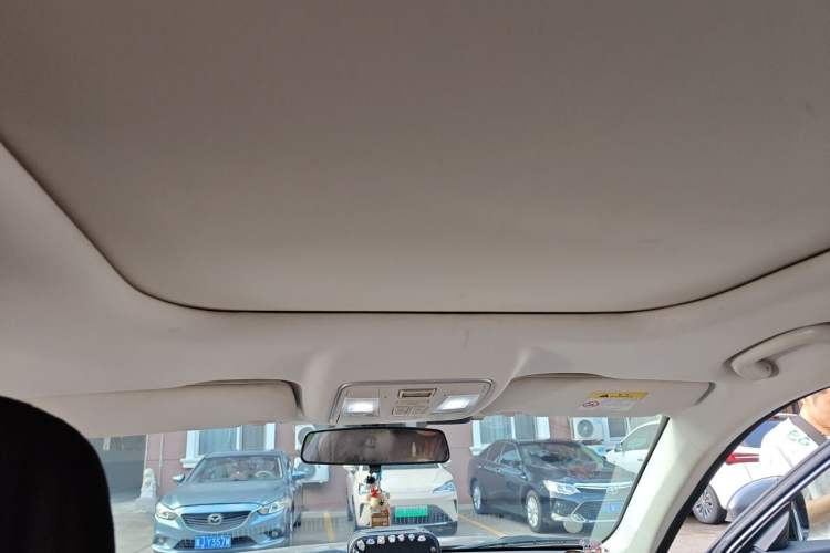 Used CHANGAN OSHAN X7 PLUS 2022 1.5T Blue Whale Edition Automatic Prestige Version Headliner