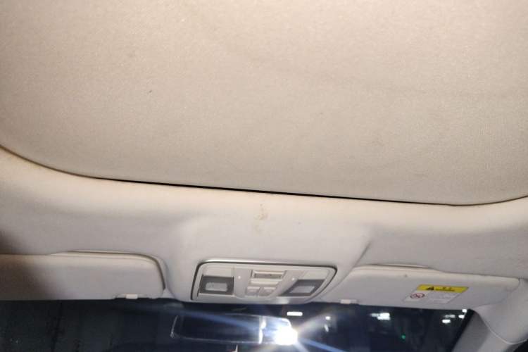 Used CHANGAN OSHAN X7 PLUS 2022 1.5T Blue Whale Edition Automatic Prestige Version Headliner