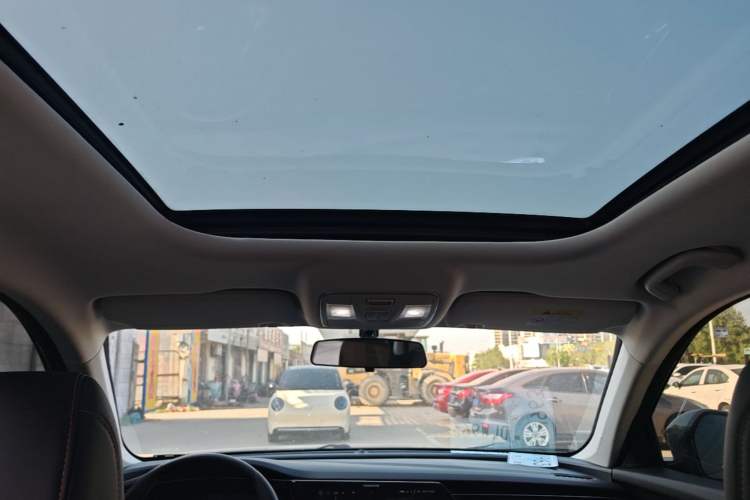Used CHANGAN OSHAN X7 PLUS 2022 1.5T Blue Whale Edition Automatic Prestige Version Headliner