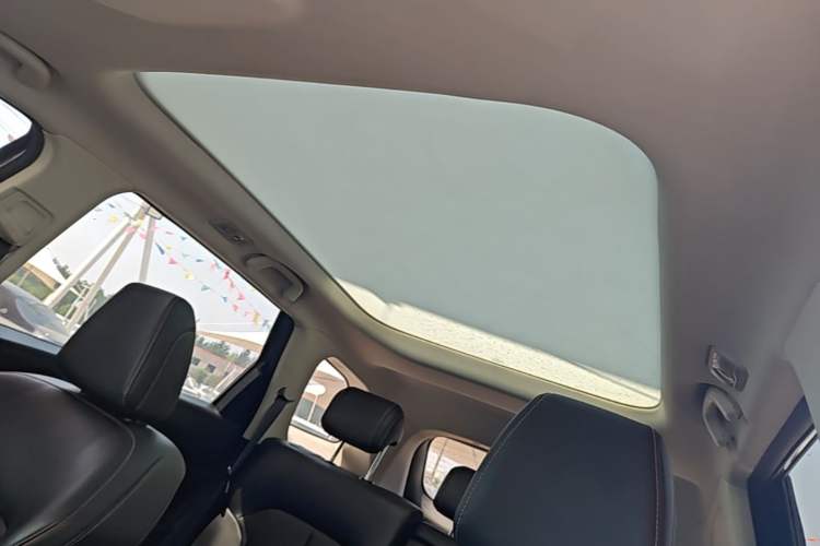 Used CHANGAN OSHAN X7 PLUS 2022 1.5T Blue Whale Edition Automatic Luxury Trim Headliner