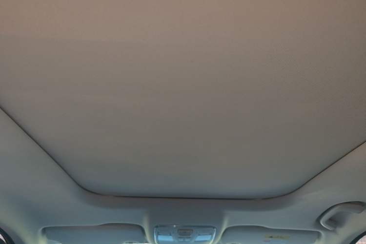 Used CHANGAN OSHAN X7 PLUS 2022 1.5T Blue Whale Edition Automatic Geeker Navigation Model Headliner