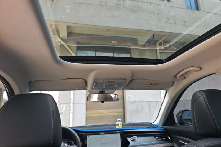 Used CHANGAN OSHAN X7 PLUS 2022 1.5T Blue Whale Edition Automatic Prestige Version Headliner