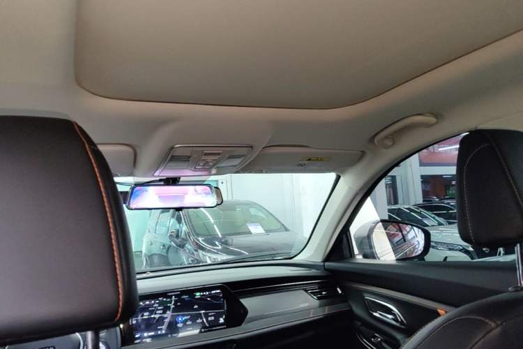 Used CHANGAN OSHAN X7 PLUS 2022 1.5T Blue Whale Edition Automatic Prestige Version Headliner
