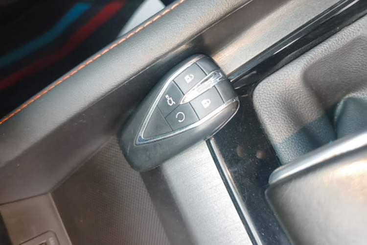 Used CHANGAN OSHAN X7 PLUS 2022 1.5T Blue Whale Edition Automatic Prestige Version Interior 1