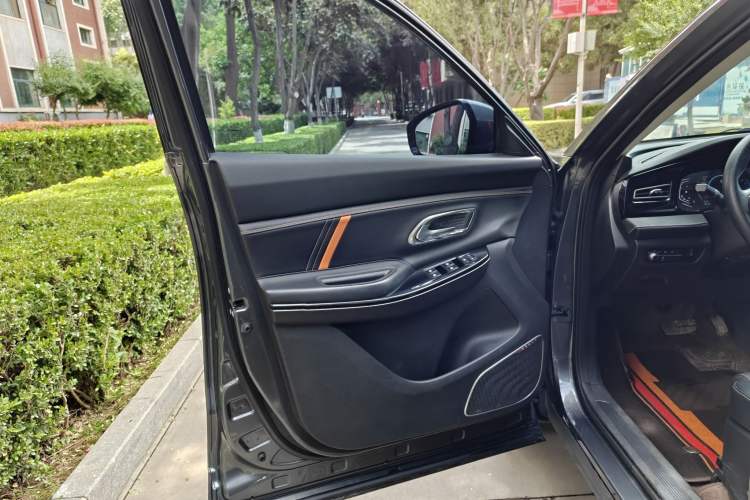 Used CHANGAN OSHAN X7 PLUS 2022 1.5T Blue Whale Edition Automatic Prestige Version Interior 11