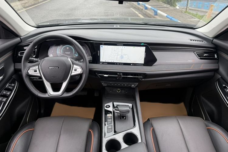 Used CHANGAN OSHAN X7 PLUS 2022 1.5T Blue Whale Edition Automatic ZhiZun Model Interior 2
