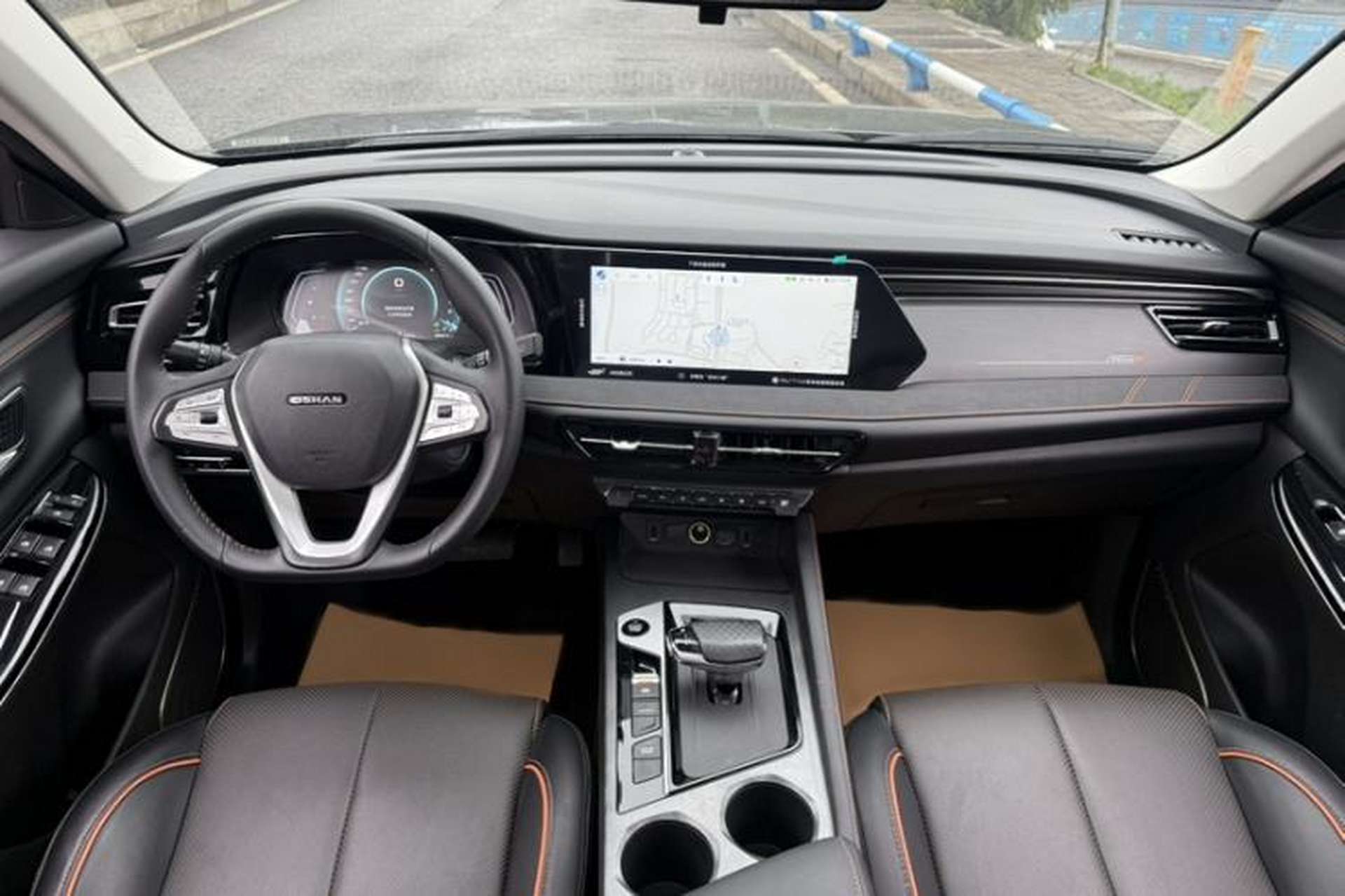 Used CHANGAN OSHAN X7 PLUS 2022 1.5T Blue Whale Edition Automatic ZhiZun Model Interior 2
