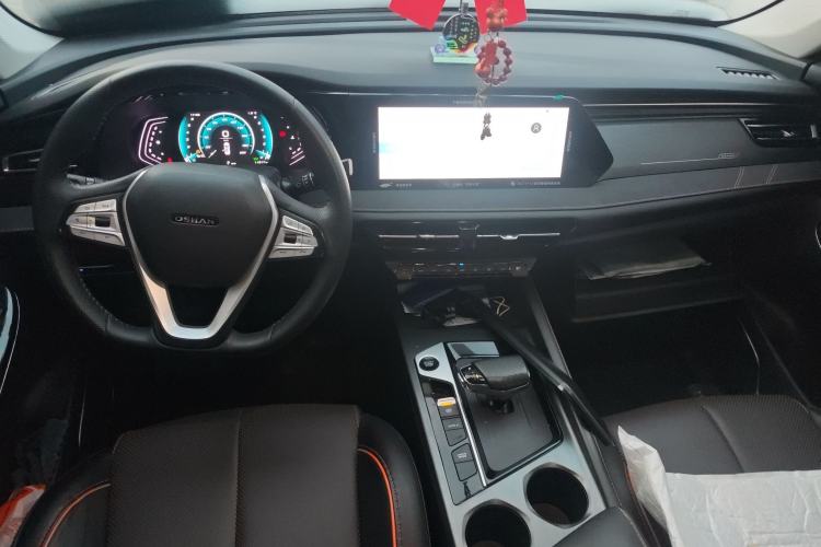 Used CHANGAN OSHAN X7 PLUS 2022 1.5T Blue Whale Edition Automatic Smart Luxury 7-Seater Interior 2