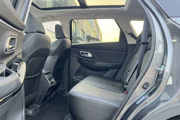 Used CHANGAN OSHAN X7 PLUS 2022 1.5T Blue Whale Edition Automatic Geeker Navigation Model Interior 2