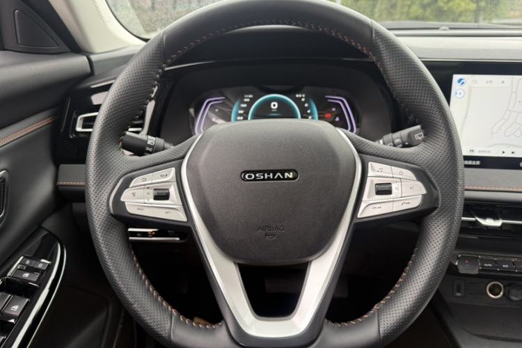 Used CHANGAN OSHAN X7 PLUS 2022 1.5T Blue Whale Edition Automatic ZhiZun Model Interior 3