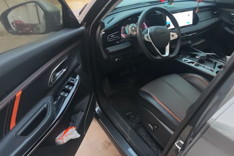 Used CHANGAN OSHAN X7 PLUS 2022 1.5T Blue Whale Edition Automatic Smart Luxury 7-Seater Interior 3