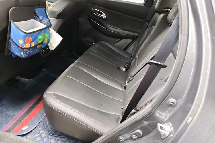 Used CHANGAN OSHAN X7 PLUS 2022 1.5T Blue Whale Edition Automatic Prestige Version Interior 4
