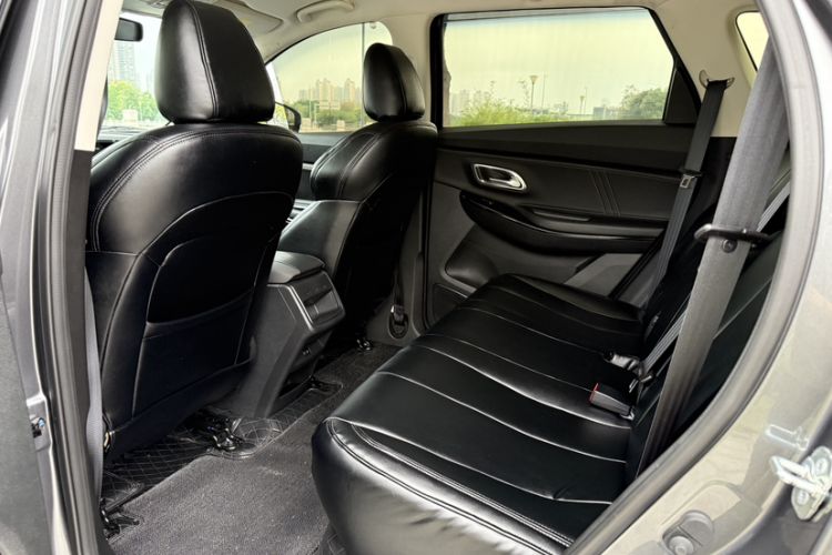 Used CHANGAN OSHAN X7 PLUS 2022 1.5T Blue Whale Edition Automatic Luxury Version Interior 5