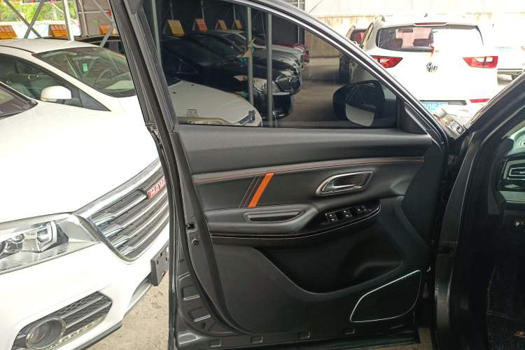 Used CHANGAN OSHAN X7 PLUS 2022 1.5T Blue Whale Edition Automatic Luxury Trim Left Front Door Interior