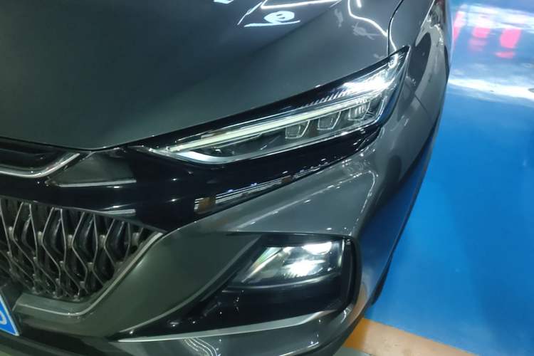 Used CHANGAN OSHAN X7 PLUS 2022 1.5T Blue Whale Edition Automatic ZhiZun Model Left Front Headlight