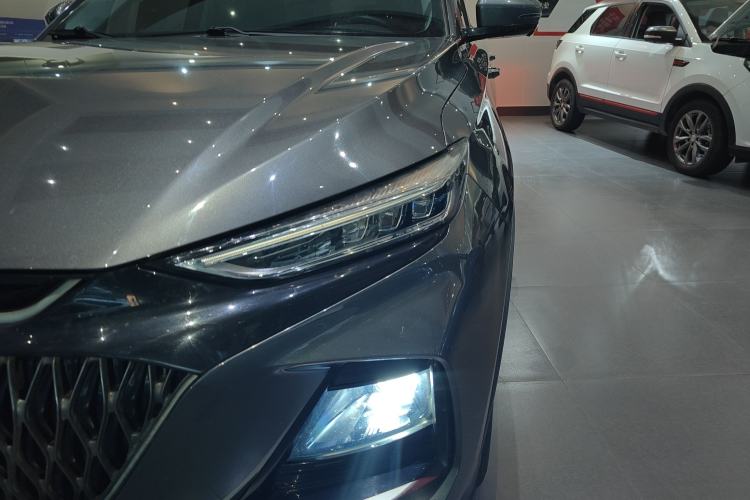 Used CHANGAN OSHAN X7 PLUS 2022 1.5T Blue Whale Edition Automatic Geeker Flagship Model Left Front Headlight