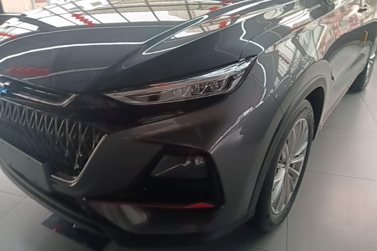 Used CHANGAN OSHAN X7 PLUS 2022 1.5T Blue Whale Edition Automatic Prestige Version Left Front Headlight