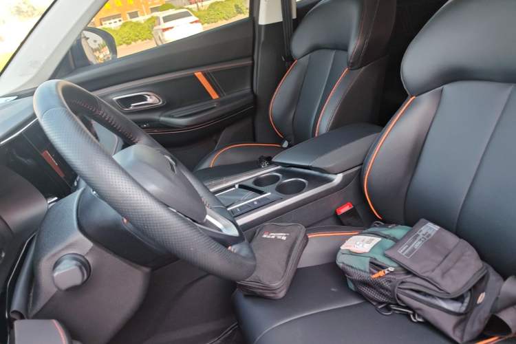 Used CHANGAN OSHAN X7 PLUS 2022 1.5T Blue Whale Edition Automatic Prestige Version Left Front Seat