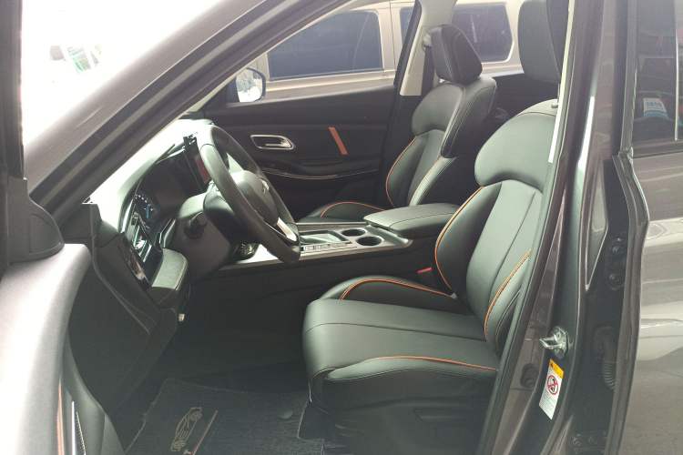 Used CHANGAN OSHAN X7 PLUS 2022 1.5T Blue Whale Edition Automatic Luxury Trim Left Front Seat
